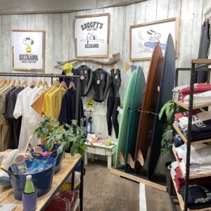 snoopy’s surf shop